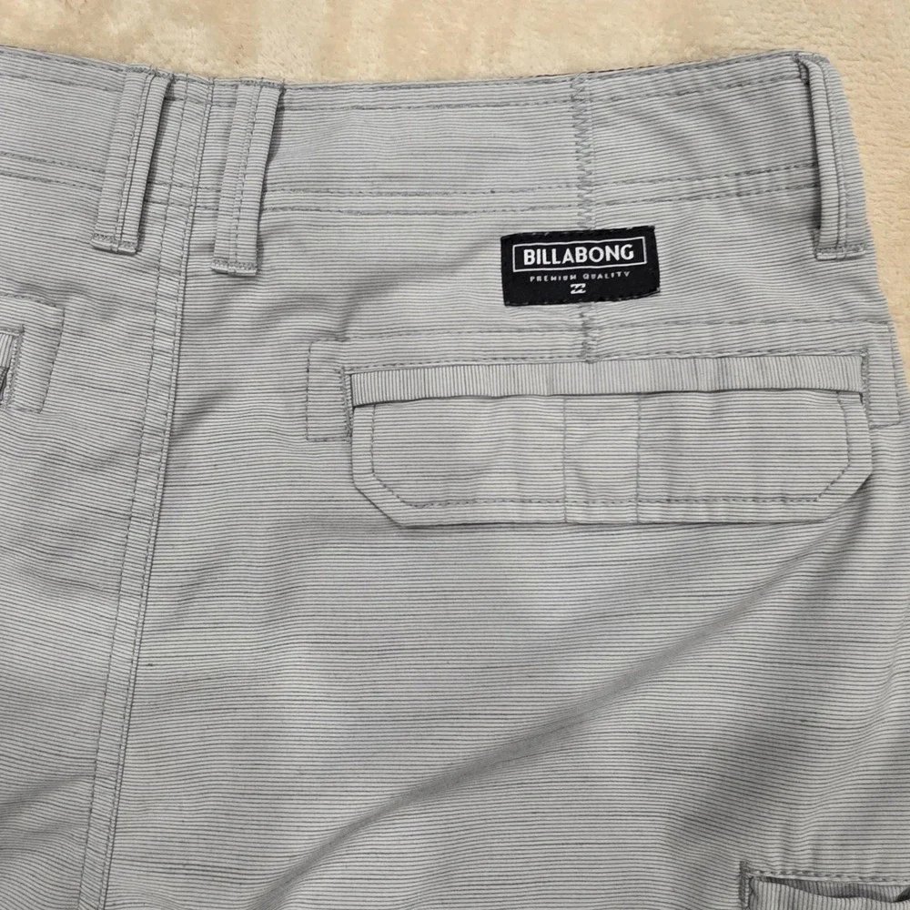 Billabong Submersibles Scheme Men Hybrid Cargo Shorts Size 31 Gray Quick Dry